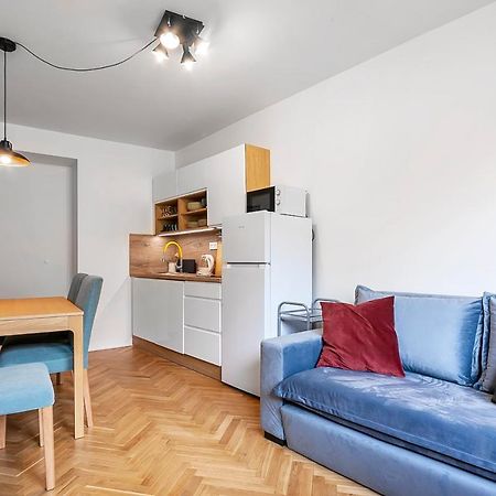 Popular Location / Street View / 4 Ppl / Netflix Appartement Praag Buitenkant foto