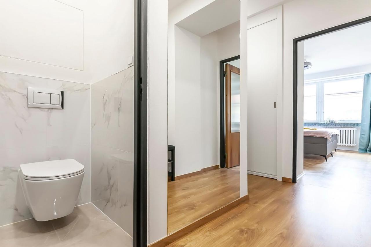 Popular Location / Street View / 4 Ppl / Netflix Appartement Praag Buitenkant foto