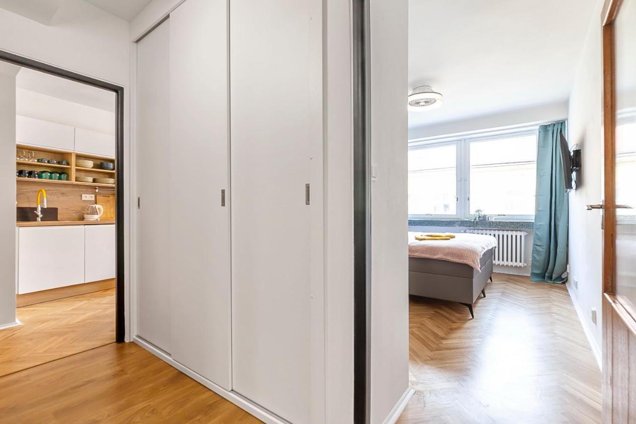 Popular Location / Street View / 4 Ppl / Netflix Appartement Praag Buitenkant foto