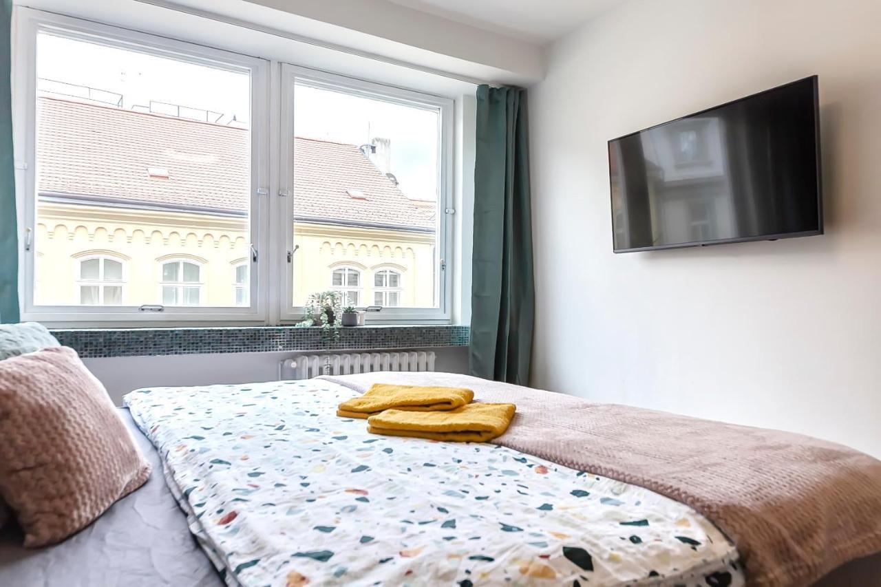 Popular Location / Street View / 4 Ppl / Netflix Appartement Praag Buitenkant foto