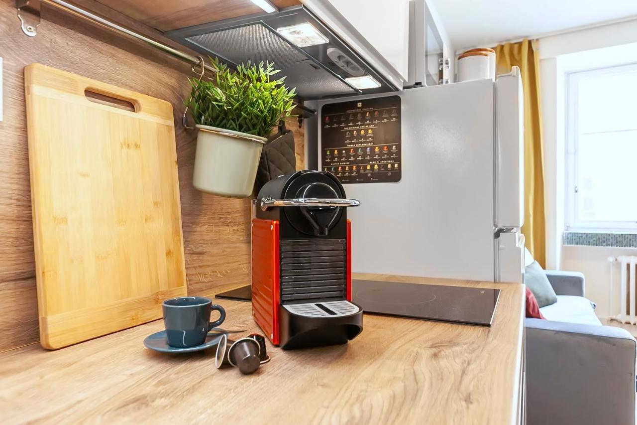 Popular Location / Street View / 4 Ppl / Netflix Appartement Praag Buitenkant foto